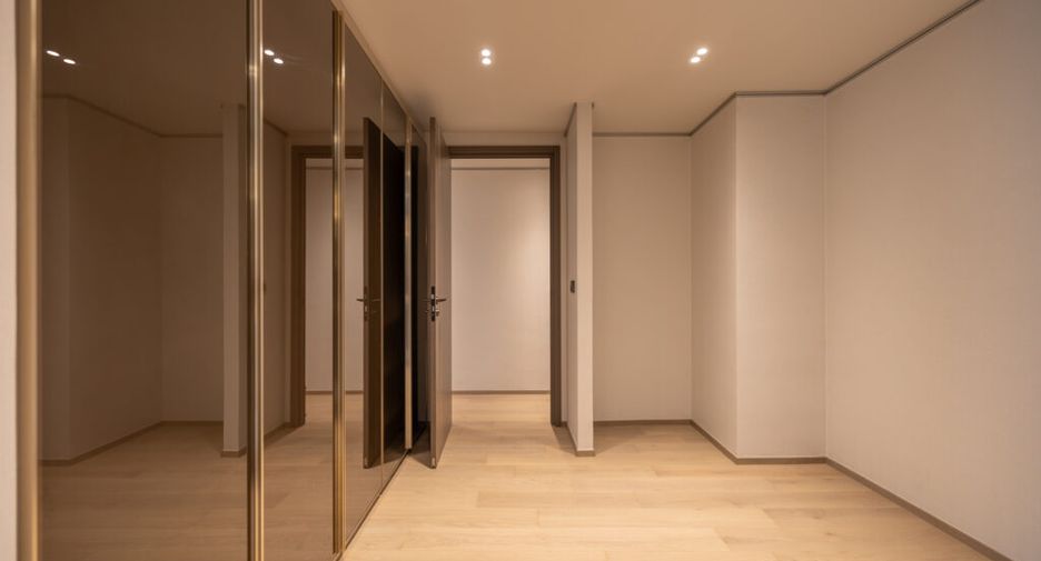 For rent 2 ベッドルーム condo in Pathum Wan, Bangkok