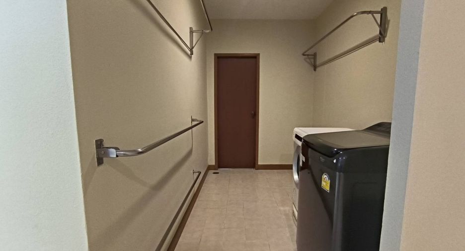 For rent 3 ベッドルーム condo in Khlong Toei, Bangkok