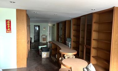 For sale 3 bedrooms condo in Khlong Toei, Bangkok