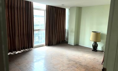 For sale 3 bedrooms condo in Khlong Toei, Bangkok