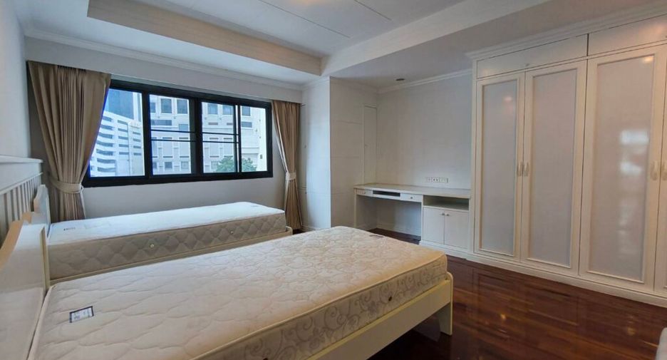 For rent 3 ベッドルーム condo in Khlong Toei, Bangkok