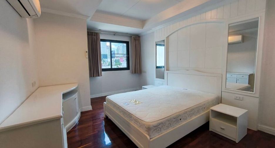 For rent 3 ベッドルーム condo in Khlong Toei, Bangkok