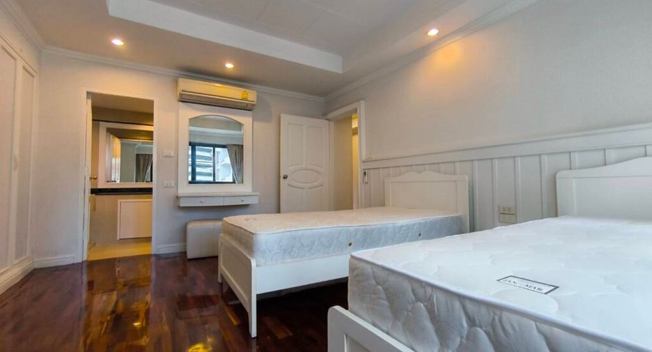 For rent 3 ベッドルーム condo in Khlong Toei, Bangkok