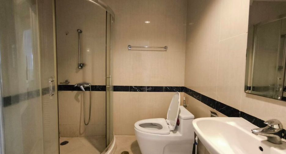 For rent 3 ベッドルーム condo in Khlong Toei, Bangkok