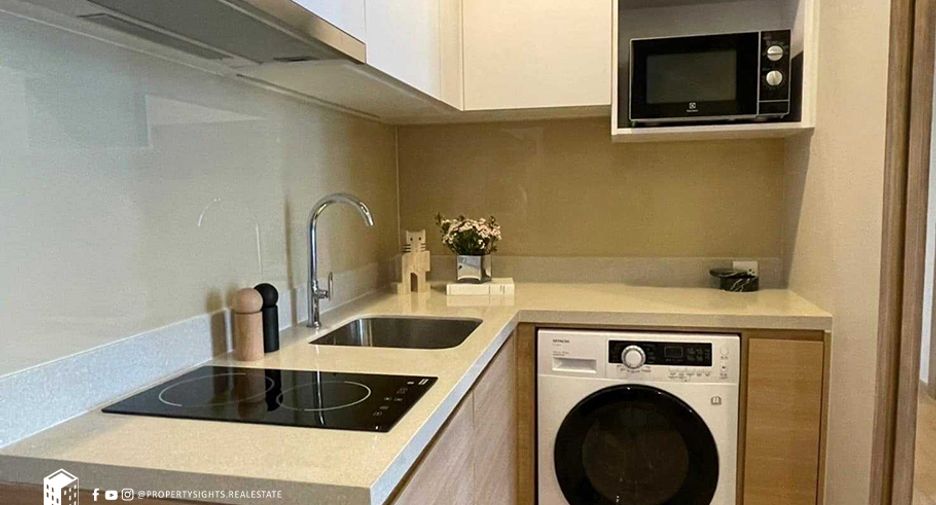 For rent 2 bedrooms condo in Watthana, Bangkok