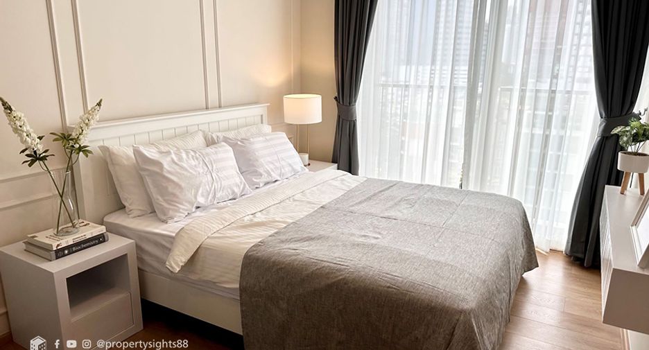 For rent 2 bedrooms condo in Watthana, Bangkok