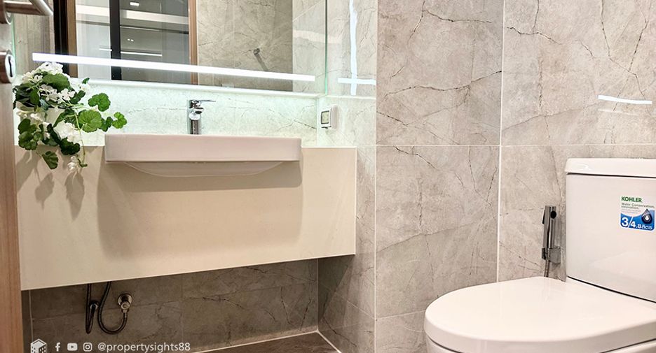 For rent 2 bedrooms condo in Watthana, Bangkok