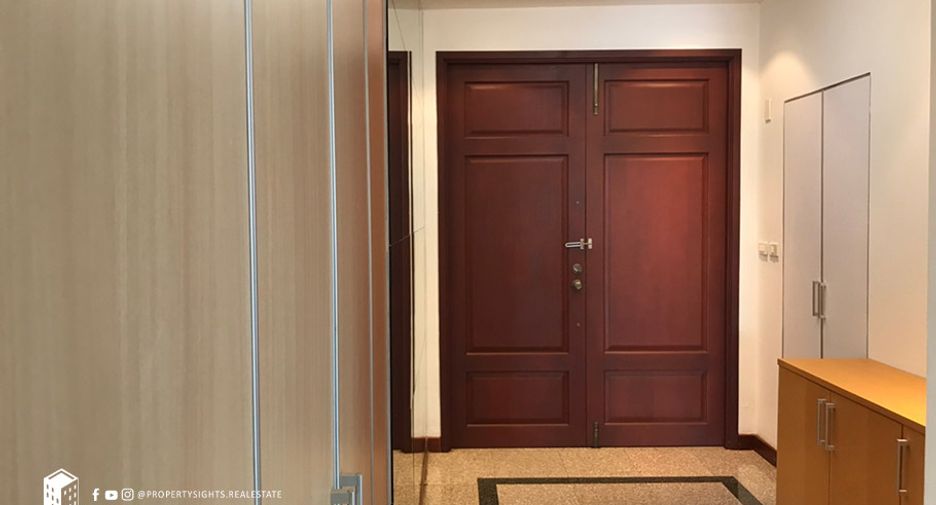 For rent 3 ベッドルーム condo in Khlong Toei, Bangkok