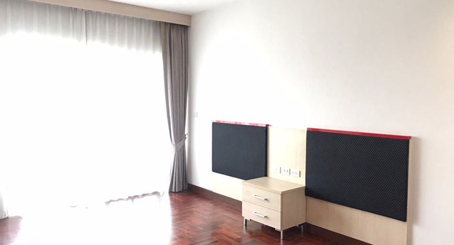 For rent 3 ベッドルーム condo in Khlong Toei, Bangkok