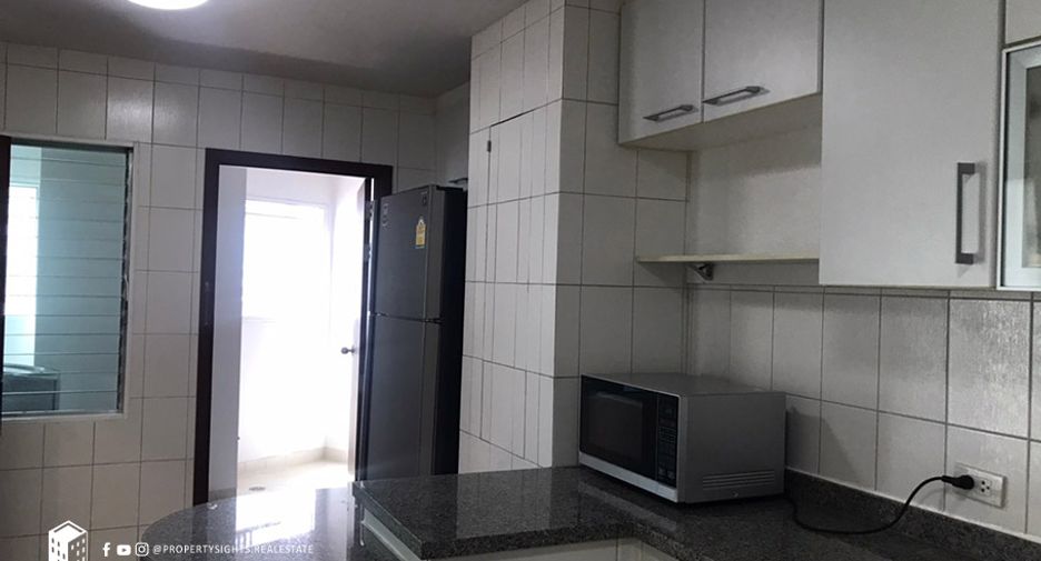 For rent 3 ベッドルーム condo in Khlong Toei, Bangkok