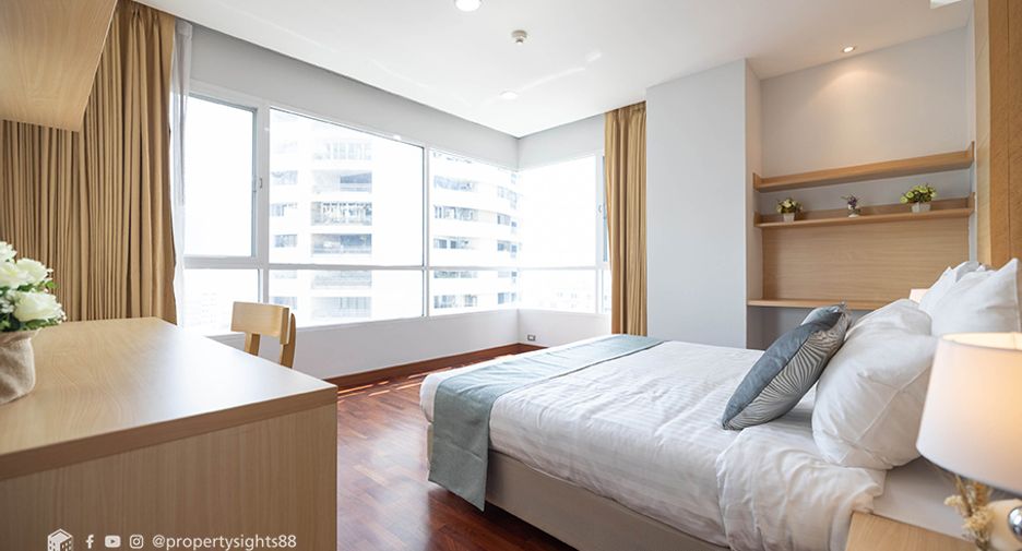 Condo en alquiler de 4 habitaciones en Khlong Toei, Bangkok