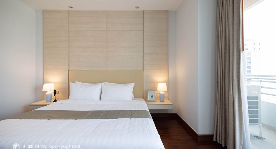 Condo en alquiler de 4 habitaciones en Khlong Toei, Bangkok