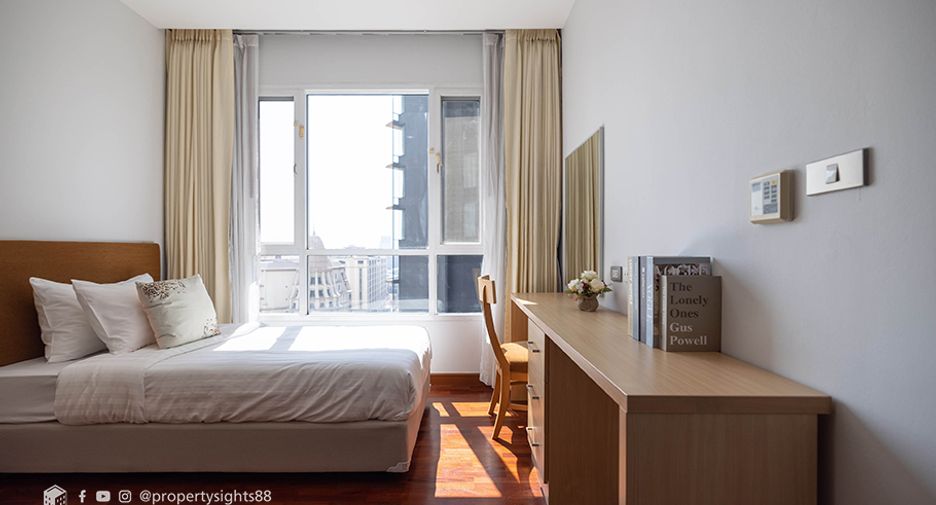 Condo en alquiler de 4 habitaciones en Khlong Toei, Bangkok
