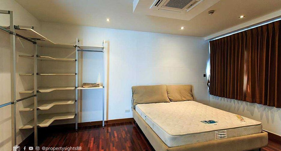 Wohnung zur Miete mit 3 Zimmer in Watthana, Bangkok
