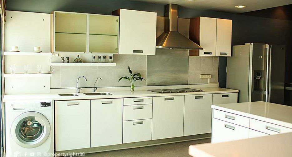 Wohnung zur Miete mit 3 Zimmer in Watthana, Bangkok