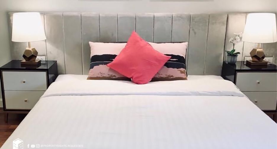 For rent 2 bedrooms condo in Khlong Toei, Bangkok