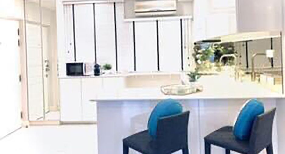 For rent 2 bedrooms condo in Khlong Toei, Bangkok