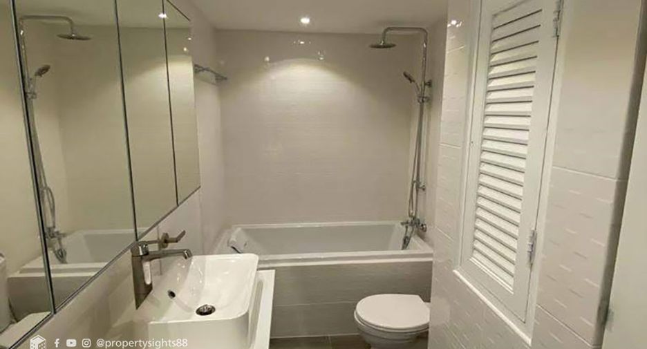 For rent 2 bedrooms condo in Khlong Toei, Bangkok