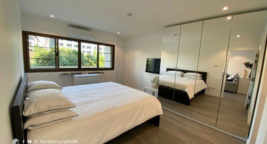 For rent 2 bedrooms condo in Khlong Toei, Bangkok