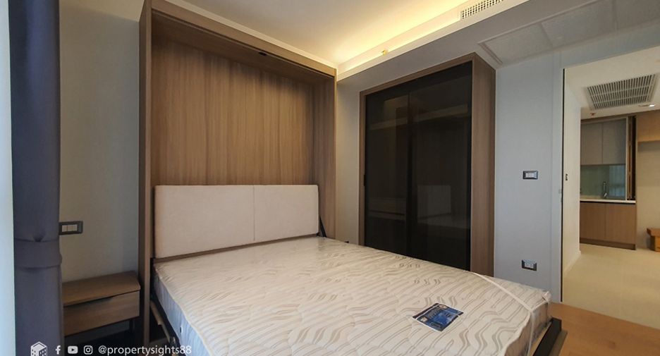 For rent 2 bedrooms condo in Watthana, Bangkok