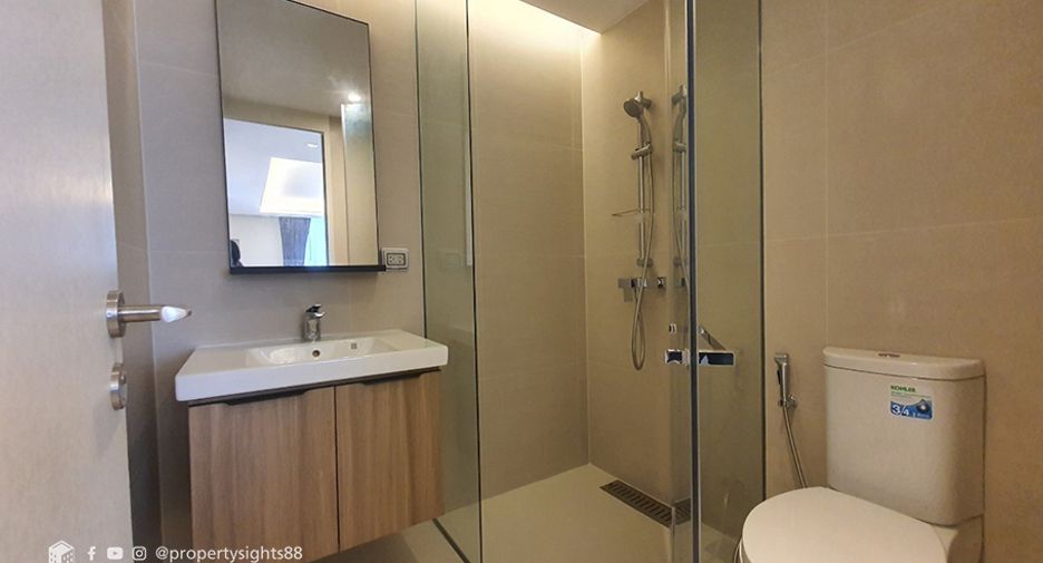 For rent 2 bedrooms condo in Watthana, Bangkok
