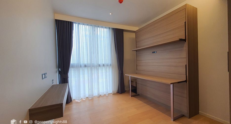 For rent 2 bedrooms condo in Watthana, Bangkok