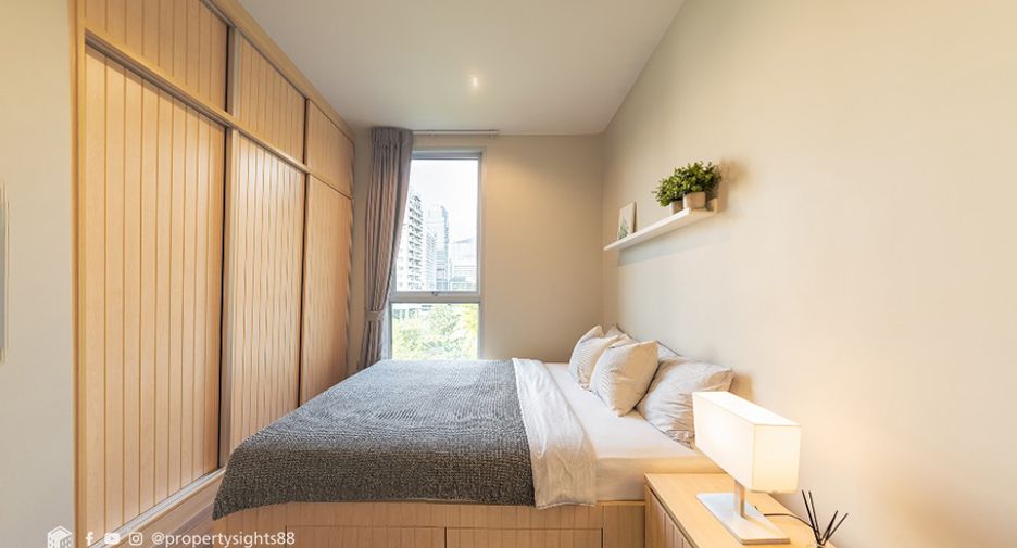 For rent 2 bedrooms condo in Watthana, Bangkok