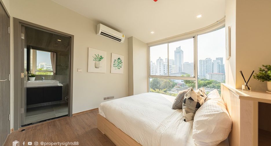 For rent 2 bedrooms condo in Watthana, Bangkok
