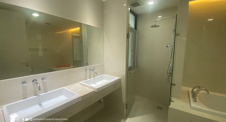 For rent 2 ベッドルーム condo in Khlong Toei, Bangkok