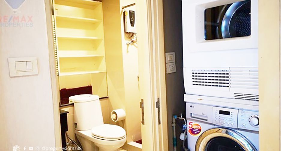 For rent 3 bedrooms condo in Khlong Toei, Bangkok