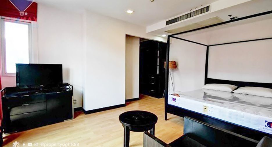 For rent 3 bedrooms condo in Khlong Toei, Bangkok