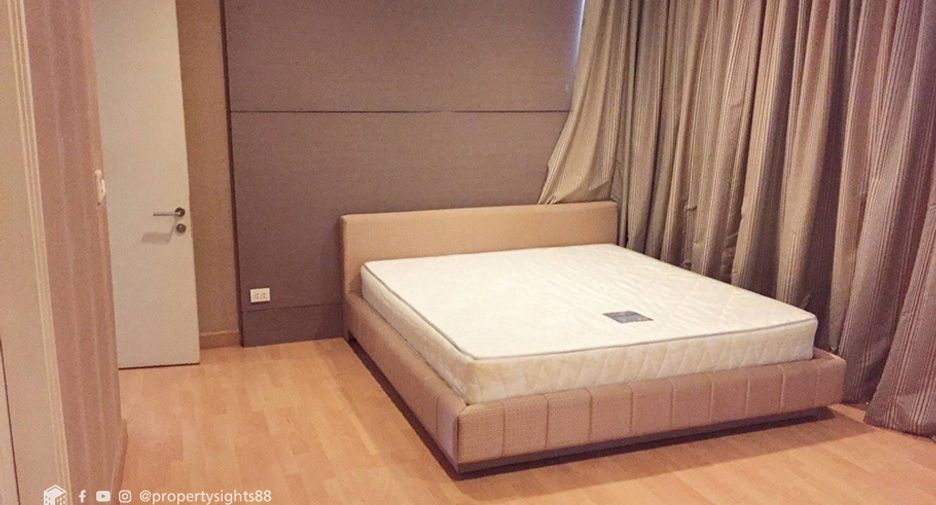 Condo en alquiler de 3 habitaciones en Khlong Toei, Bangkok