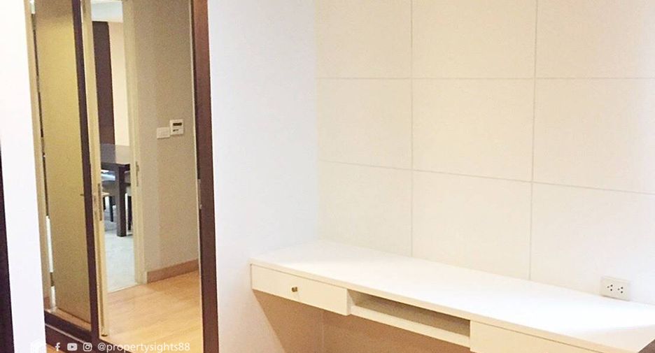 Condo en alquiler de 3 habitaciones en Khlong Toei, Bangkok