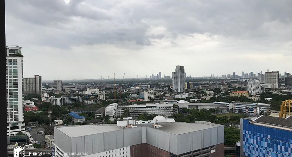 For rent 2 bedrooms condo in Khlong Toei, Bangkok