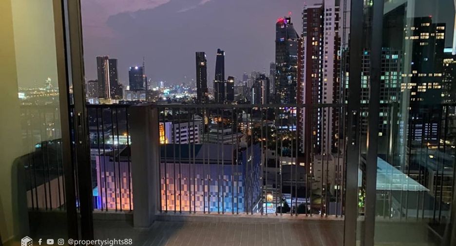 For rent 2 bedrooms condo in Khlong Toei, Bangkok