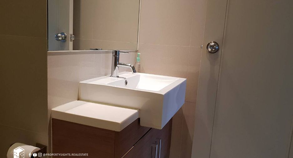 For rent 1 bed condo in Khlong Toei, Bangkok