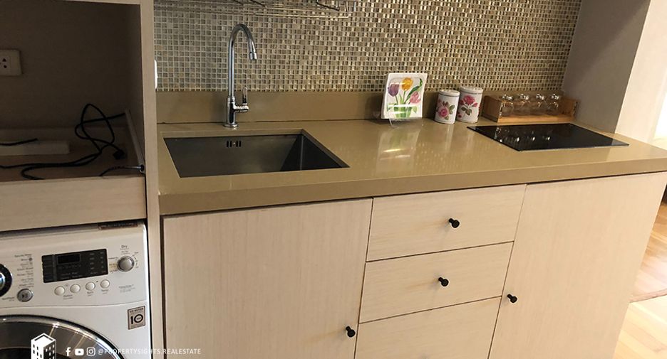 For rent 1 bed condo in Khlong Toei, Bangkok