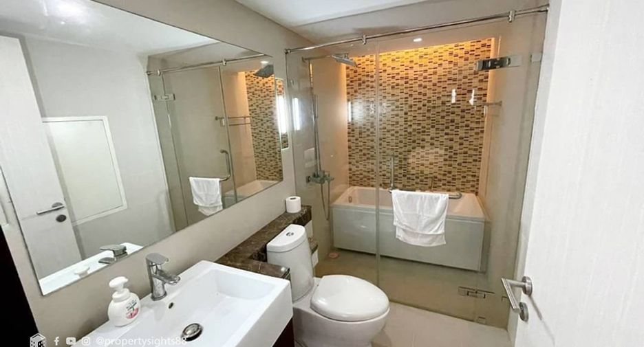 À louer 2 chambres condo à Watthana, Bangkok