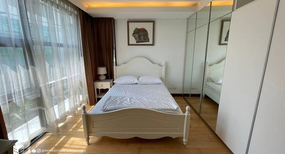 For rent 2 bedrooms condo in Khlong Toei, Bangkok