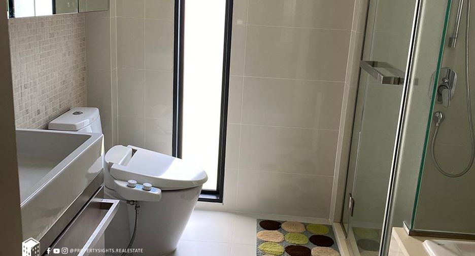 For rent 2 bedrooms condo in Khlong Toei, Bangkok