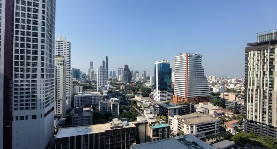 For rent 2 bedrooms condo in Khlong Toei, Bangkok