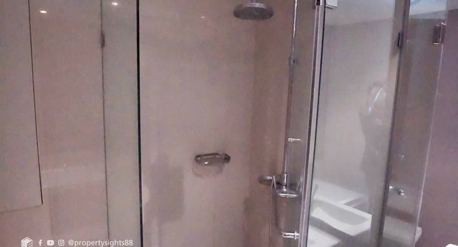 For rent 2 bedrooms condo in Khlong Toei, Bangkok
