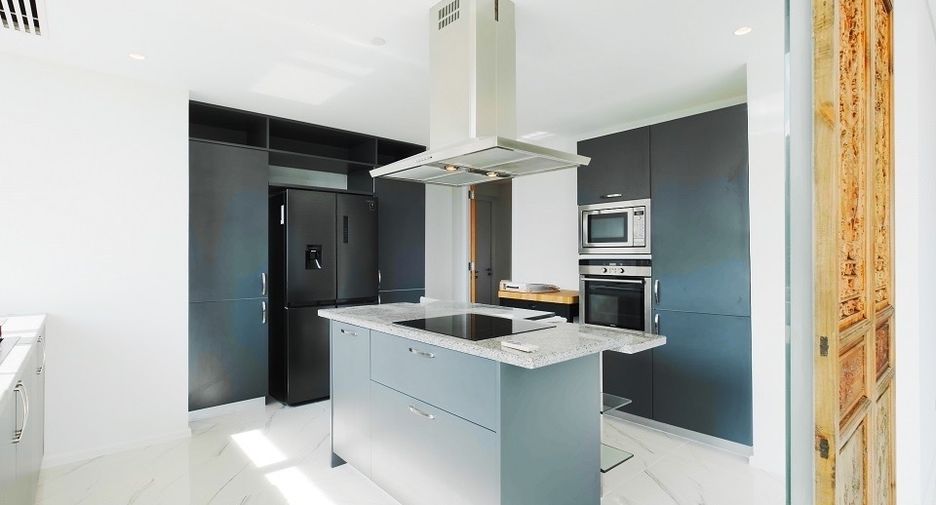 Wohnung zur Miete mit 3 Zimmer in Khlong Toei, Bangkok