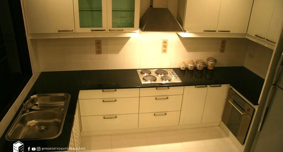 For sale 2 bedrooms condo in Watthana, Bangkok