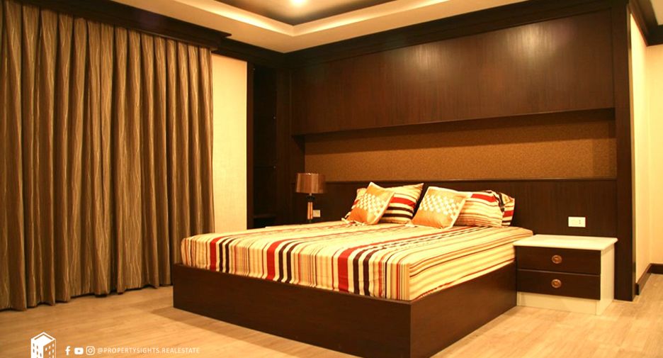 For sale 2 bedrooms condo in Watthana, Bangkok