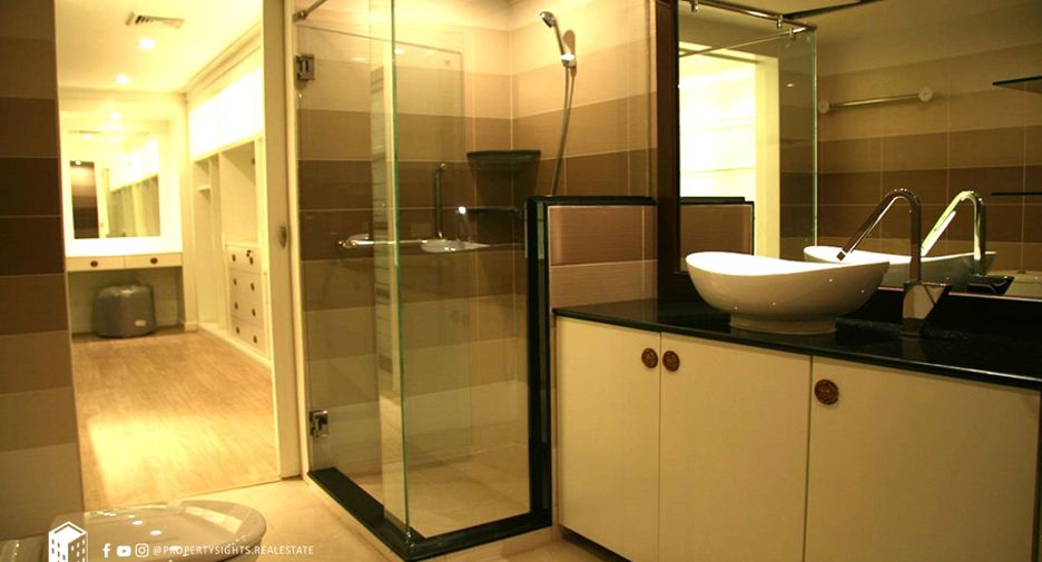For sale 2 bedrooms condo in Watthana, Bangkok