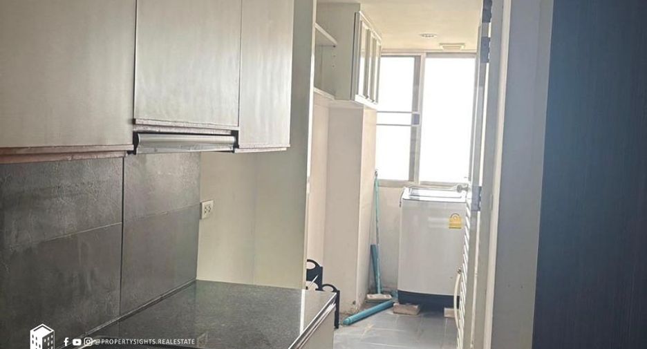 For rent 3 bedrooms condo in Watthana, Bangkok