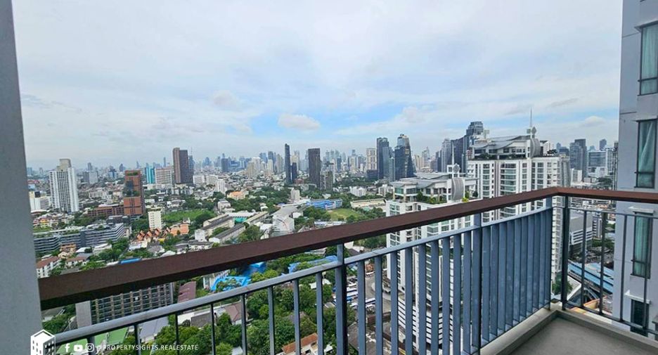 Condo en alquiler de 1 habitaciones en Khlong Toei, Bangkok