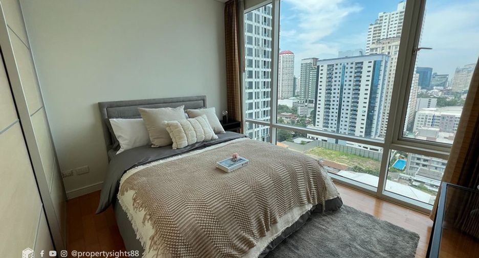 For rent 2 bedrooms condo in Khlong Toei, Bangkok