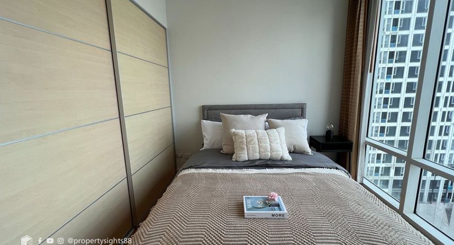 For rent 2 bedrooms condo in Khlong Toei, Bangkok